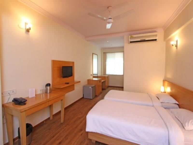 Hotel Shantidoot, Dadar Malad Exterior foto