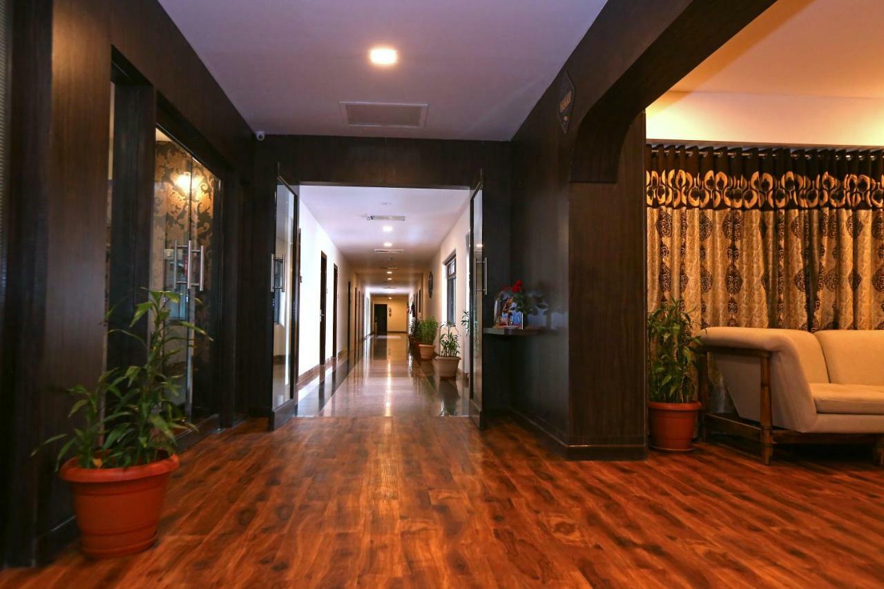 Hotel Shantidoot, Dadar Malad Exterior foto