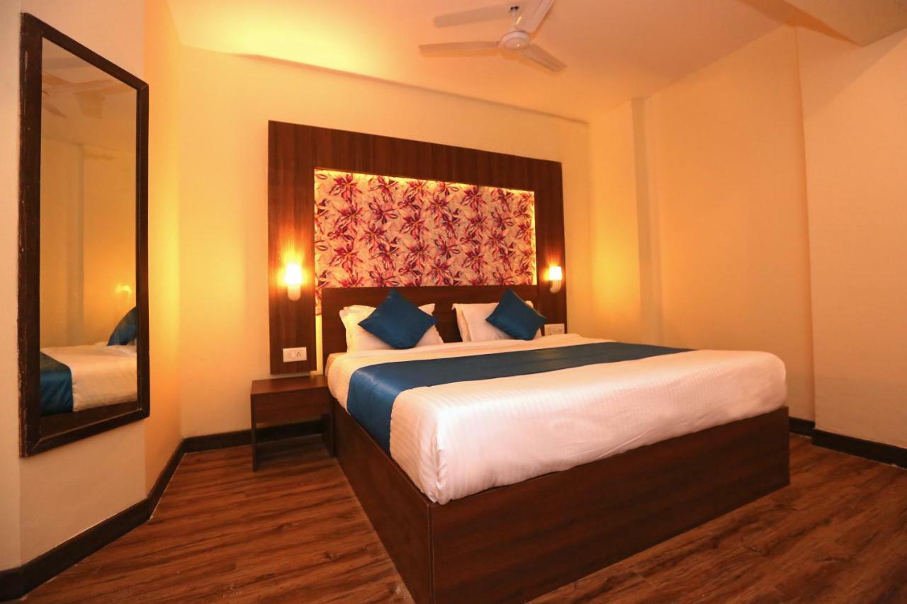 Hotel Shantidoot, Dadar Malad Exterior foto